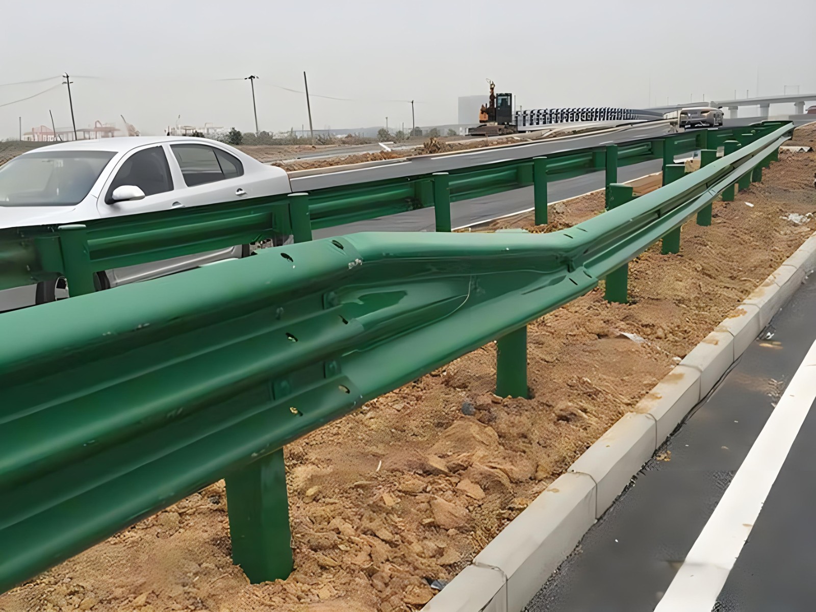 博尔塔拉高速波形护栏板日常维护方案确保道路安全新举措