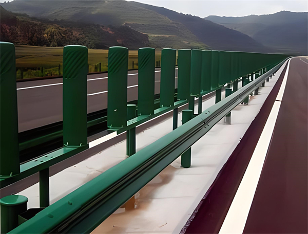 博尔塔拉三波护栏板在高速公路的应用